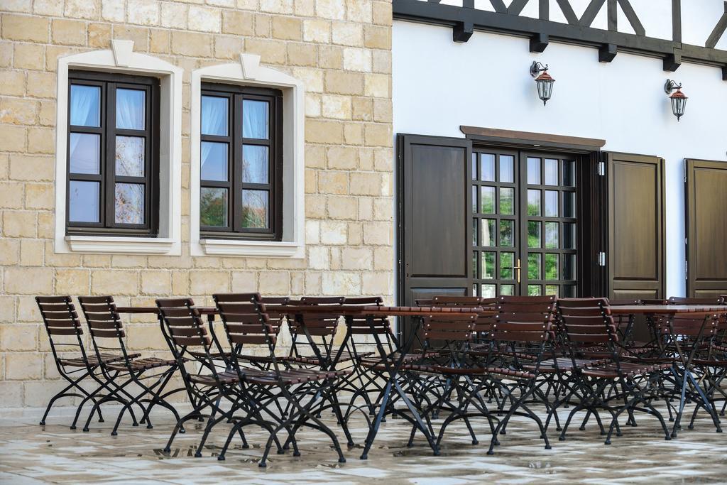 Hotel Castel Royal Mosnita Noua Exterior foto