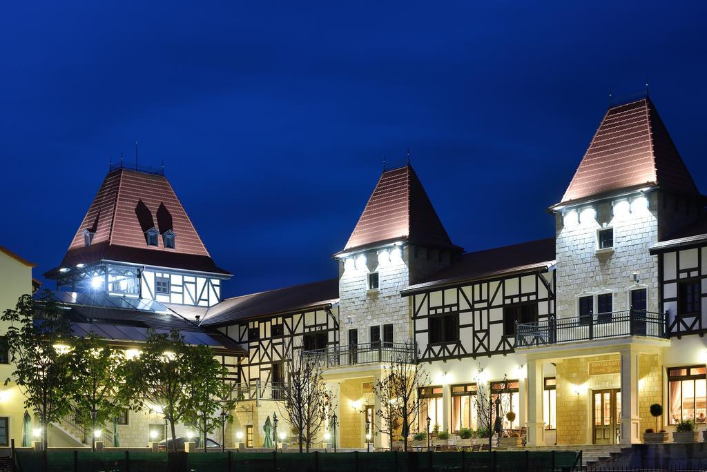 Hotel Castel Royal Mosnita Noua Exterior foto