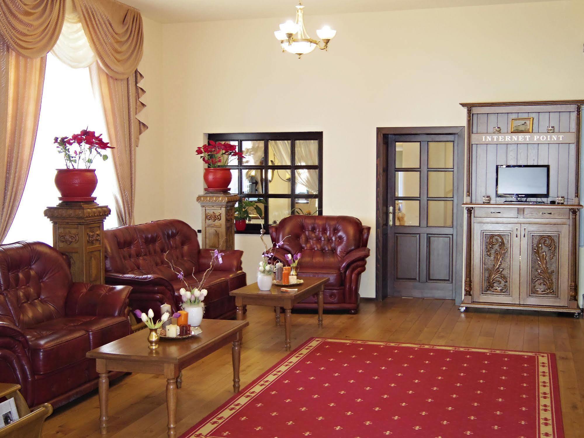 Hotel Castel Royal Mosnita Noua Exterior foto